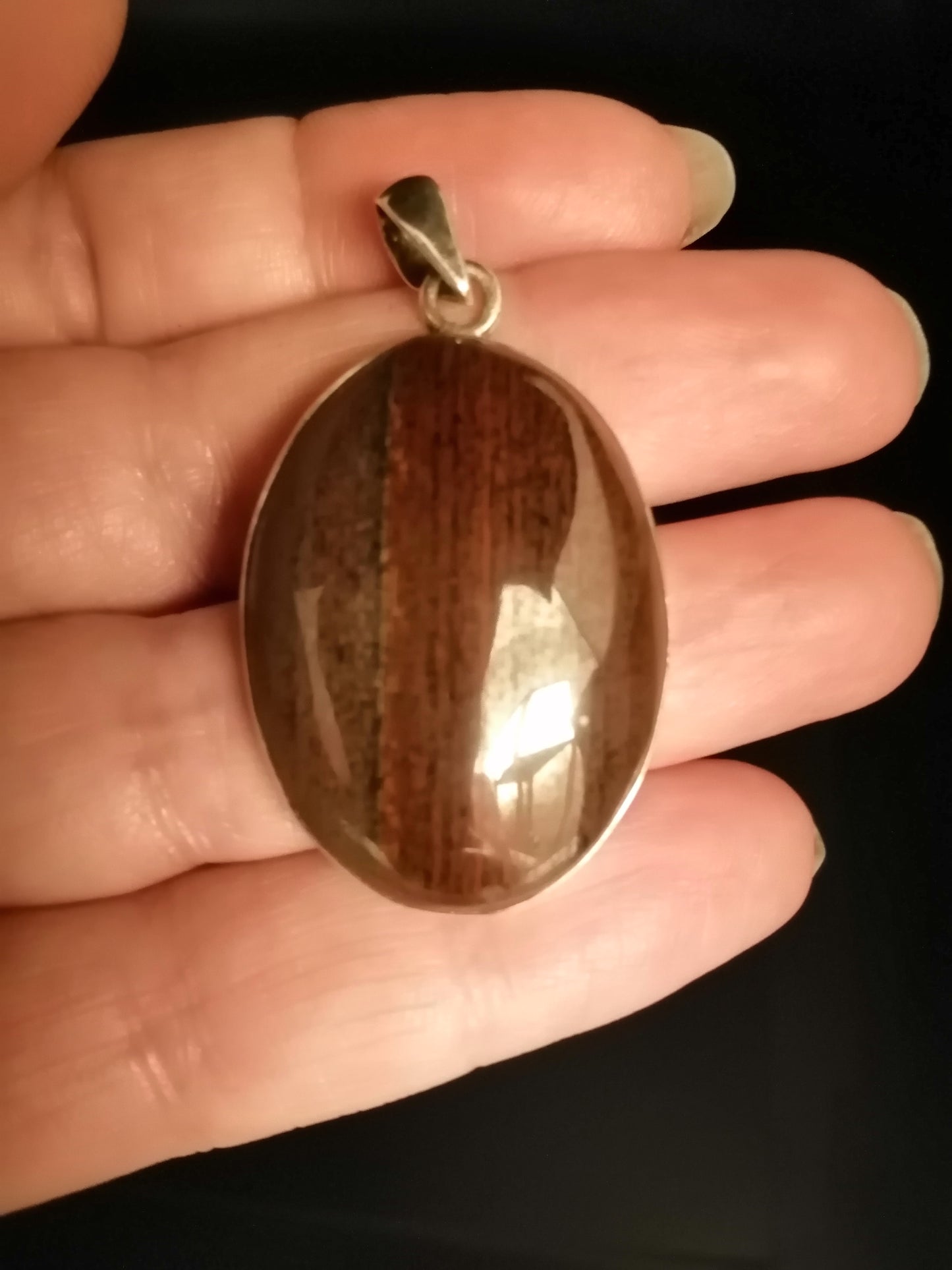 Gemstone pendant